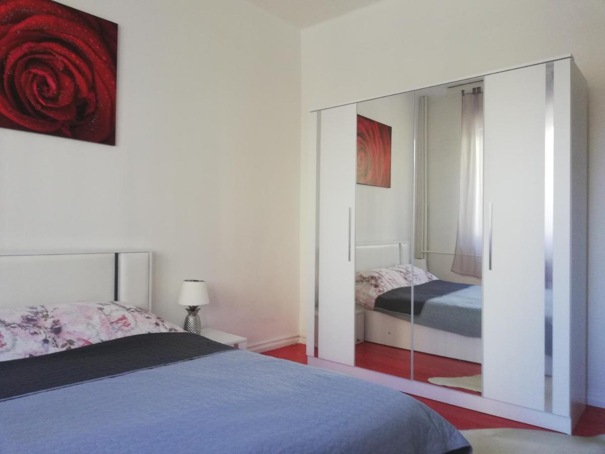 Top Center Cozy And Spacious Apartment София Экстерьер фото